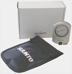 Kompas SUUNTO pakiranje